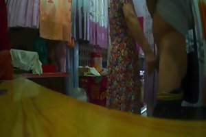 Trong tiệm của rèm cửa, cô nóng bỏng (2)