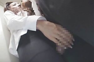 Nhật bản ở thang máy số 2