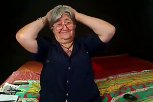 Bà hàng xóm
