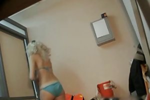 Tóc vàng ở cam thay đổi phòng