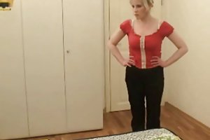 Cô quở trách cô ấy, cậu bé và sau đó, mình lớn