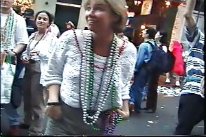 Mardi gras chụp yêu cầu cảnh sát cho phép