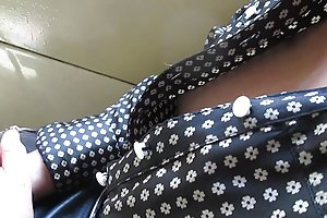 Chạm vào ngực trong các tàu