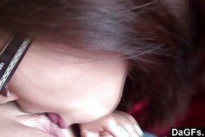 Châu Á đi xuống trên mình