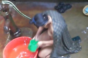 Hàng xóm tắm 4