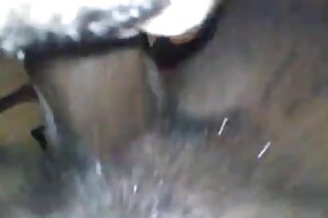 Da nâu, nữ hoàng của nước,