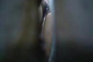 Thái, trong phòng tắm
