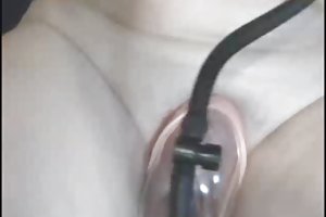 Chó già bằng cách sử dụng một máy bơm