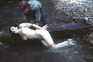 Thung lũng bị trói 69, clip rock